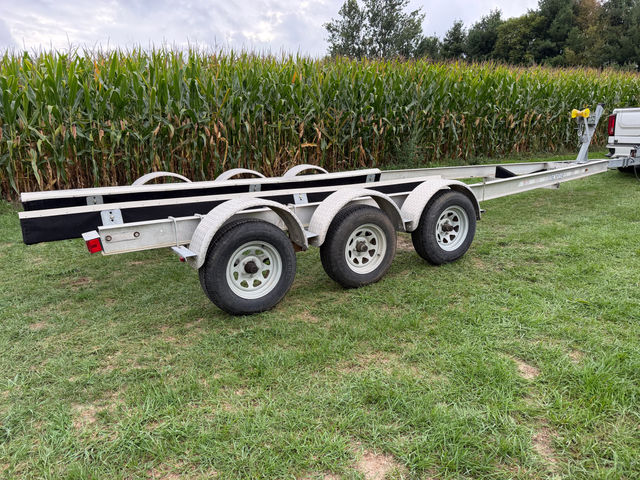 Tri Axle boat trailer 3 3500lb axles