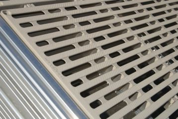 100" x 15' SECTION THRUFLOW PLASTIC ON POSTS - QPP-10015 photo 2