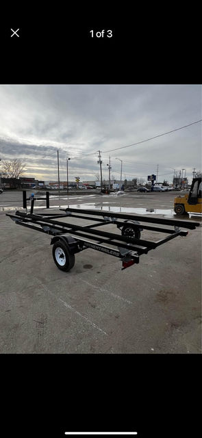 Pontoon boat 16’ / 20’  Trailer