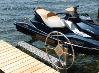 MULTI-MASTER M-1200 LB MANUAL BOAT LIFT photo 4